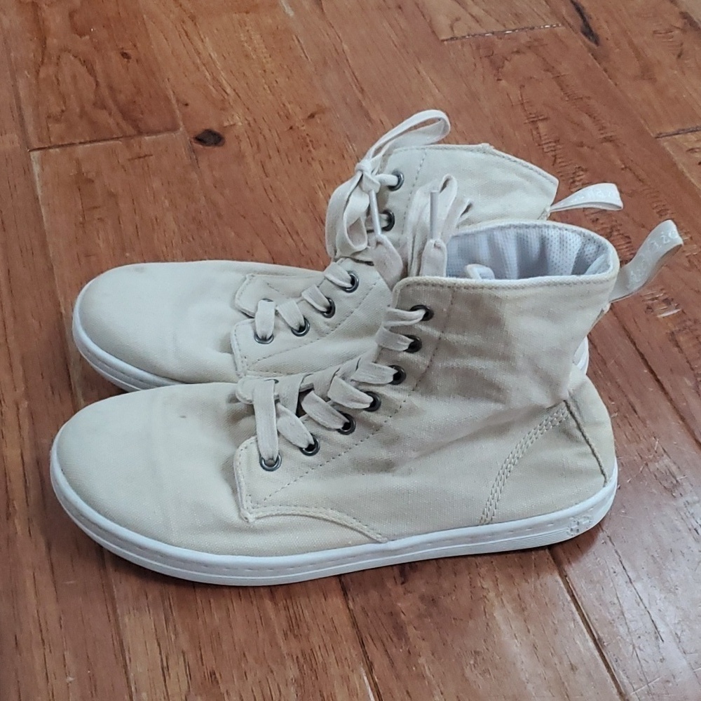 Dr. Martens Hackney cream canvas high tops